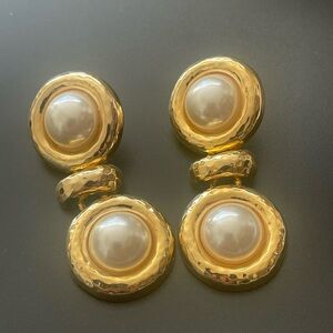 Lovely very shiny Gold Tone hammered look dangle Earrings.